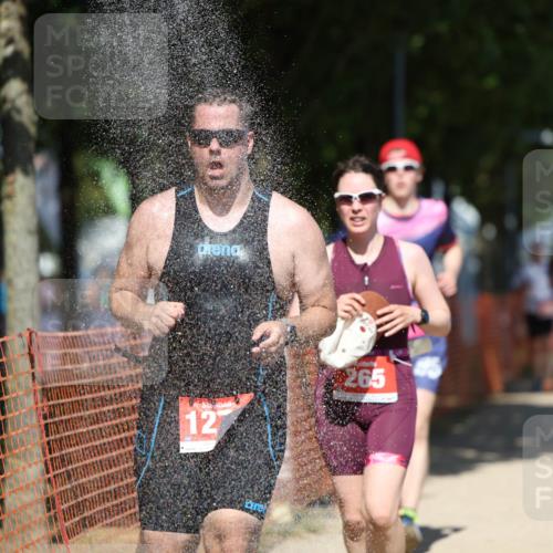 07.09.2025 - 19. Norderstedt Triathlon Michael Strokosch http://msf.ph/oto/8812241 07.09.2025 13:29:23 Laufen 166, 265, 266, 313, 345, 347, 357, 804, 842, 1270 meine-sportfotos.de