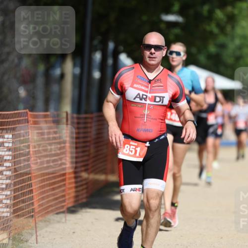 07.09.2025 - 19. Norderstedt Triathlon Michael Strokosch http://msf.ph/oto/8812357 07.09.2025 12:50:59 Laufen 140, 739, 851, 1224 meine-sportfotos.de