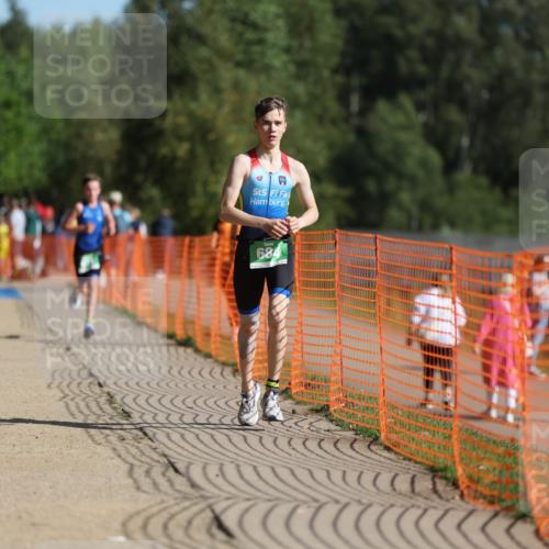 07.09.2025 - 19. Norderstedt Triathlon Michael Strokosch http://msf.ph/oto/8812410 07.09.2025 10:43:21 Laufen 684 meine-sportfotos.de