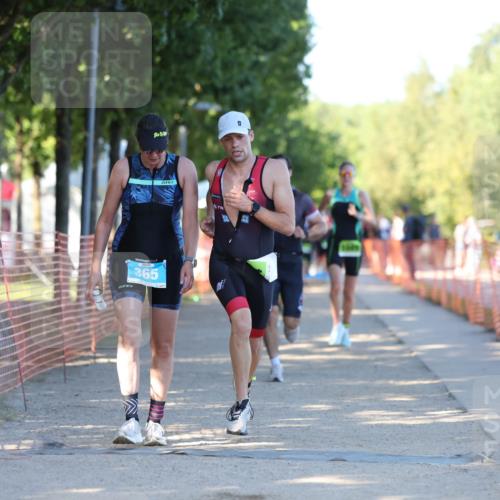 07.09.2025 - 19. Norderstedt Triathlon Michael Strokosch http://msf.ph/oto/8812558 07.09.2025 16:21:37 Laufen 365, 490, 504, 541, 1089, 1411, 1581 meine-sportfotos.de