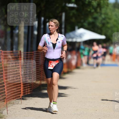 07.09.2025 - 19. Norderstedt Triathlon Michael Strokosch http://msf.ph/oto/8812568 07.09.2025 12:51:08 Laufen 293, 738, 1224 meine-sportfotos.de