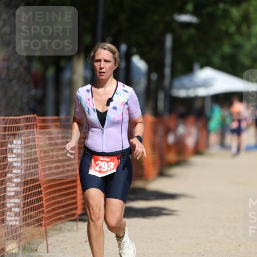 07.09.2025 - 19. Norderstedt Triathlon Michael Strokosch http://msf.ph/oto/8812600 07.09.2025 12:51:09 Laufen 293, 724, 738, 1224 meine-sportfotos.de