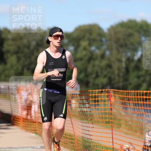 07.09.2025 - 19. Norderstedt Triathlon Michael Strokosch http://msf.ph/oto/8812789 07.09.2025 15:25:15 Laufen 995 meine-sportfotos.de