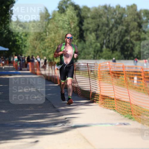 07.09.2025 - 19. Norderstedt Triathlon Michael Strokosch http://msf.ph/oto/8812806 07.09.2025 15:25:30 Laufen 411, 1005 meine-sportfotos.de