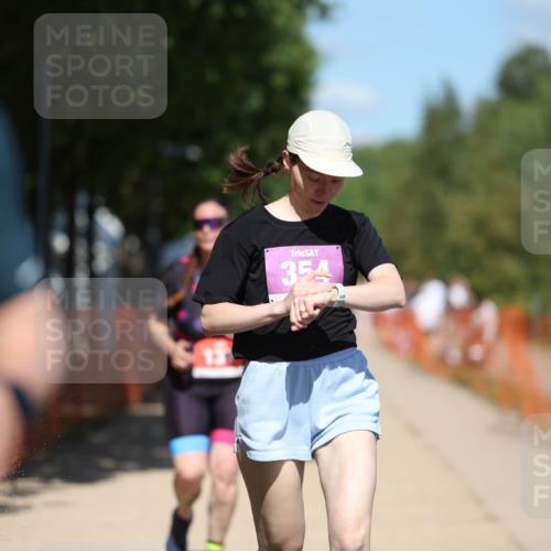 07.09.2025 - 19. Norderstedt Triathlon Michael Strokosch http://msf.ph/oto/8812868 07.09.2025 13:30:12 Laufen 137, 193, 206, 354 meine-sportfotos.de