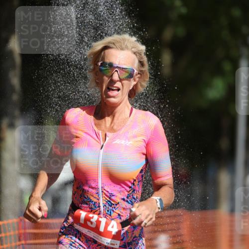 07.09.2025 - 19. Norderstedt Triathlon Michael Strokosch http://msf.ph/oto/8812947 07.09.2025 11:42:17 Laufen 1314 meine-sportfotos.de
