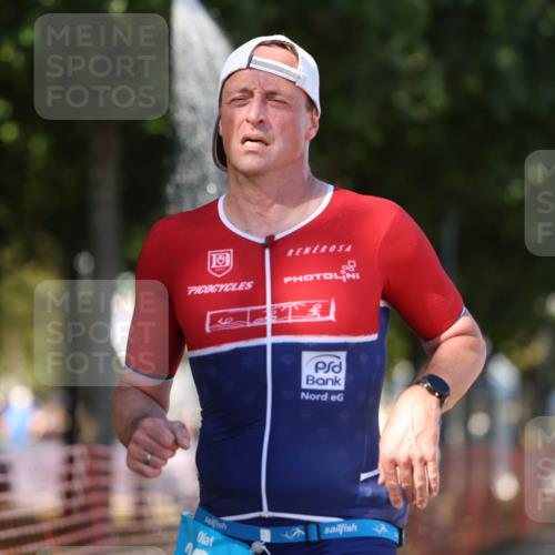 07.09.2025 - 19. Norderstedt Triathlon Michael Strokosch http://msf.ph/oto/8812956 07.09.2025 15:25:39 Laufen  meine-sportfotos.de
