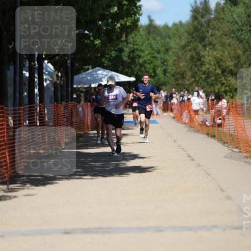 07.09.2025 - 19. Norderstedt Triathlon Michael Strokosch http://msf.ph/oto/8813078 07.09.2025 13:30:43 Laufen 344, 1299 meine-sportfotos.de