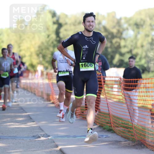 07.09.2025 - 19. Norderstedt Triathlon Michael Strokosch http://msf.ph/oto/8813132 07.09.2025 16:23:13 Laufen 362, 518, 543, 878, 943, 1588, 1606 meine-sportfotos.de