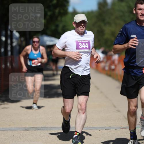 07.09.2025 - 19. Norderstedt Triathlon Michael Strokosch http://msf.ph/oto/8813171 07.09.2025 13:30:50 Laufen 344, 1299, 1385 meine-sportfotos.de