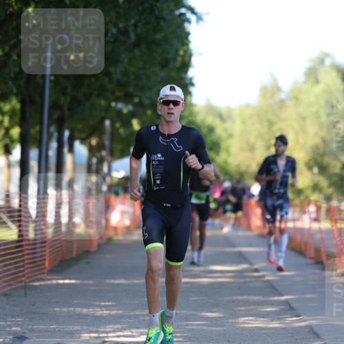 07.09.2025 - 19. Norderstedt Triathlon Michael Strokosch http://msf.ph/oto/8813207 07.09.2025 16:23:25 Laufen 494, 537, 538, 543, 943, 1046, 1433, 1561 meine-sportfotos.de