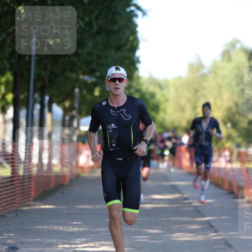 07.09.2025 - 19. Norderstedt Triathlon Michael Strokosch http://msf.ph/oto/8813208 07.09.2025 16:23:25 Laufen 494, 537, 538, 543, 943, 1046, 1433, 1561 meine-sportfotos.de