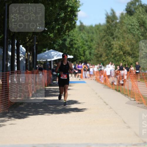 07.09.2025 - 19. Norderstedt Triathlon Michael Strokosch http://msf.ph/oto/8813214 07.09.2025 13:30:56 Laufen 224, 1385 meine-sportfotos.de