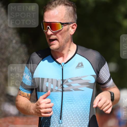 07.09.2025 - 19. Norderstedt Triathlon Michael Strokosch http://msf.ph/oto/8813255 07.09.2025 12:51:50 Laufen 195, 730 meine-sportfotos.de
