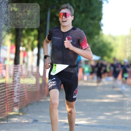 07.09.2025 - 19. Norderstedt Triathlon Michael Strokosch http://msf.ph/oto/8813265 07.09.2025 16:23:32 Laufen 488, 494, 531, 866, 1095, 1433, 1561 meine-sportfotos.de