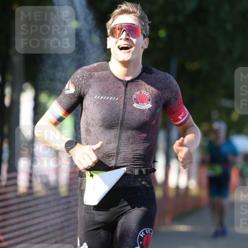07.09.2025 - 19. Norderstedt Triathlon Michael Strokosch http://msf.ph/oto/8813270 07.09.2025 16:23:32 Laufen 488, 494, 531, 866, 1095, 1433, 1561 meine-sportfotos.de