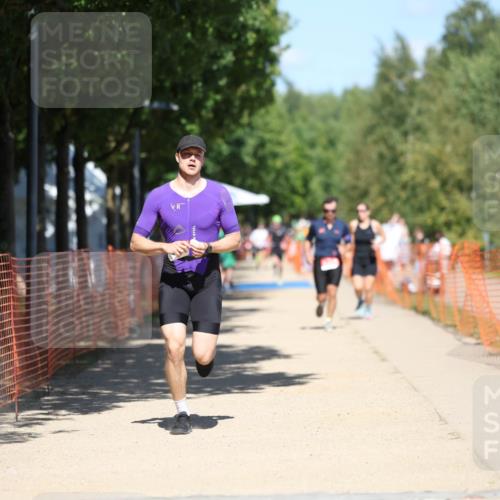 07.09.2025 - 19. Norderstedt Triathlon Michael Strokosch http://msf.ph/oto/8813305 07.09.2025 13:31:15 Laufen 298 meine-sportfotos.de