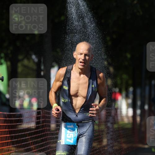 07.09.2025 - 19. Norderstedt Triathlon Michael Strokosch http://msf.ph/oto/8813346 07.09.2025 15:27:14 Laufen 441, 1457, 1507 meine-sportfotos.de