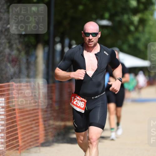 07.09.2025 - 19. Norderstedt Triathlon Michael Strokosch http://msf.ph/oto/8813420 07.09.2025 12:52:13 Laufen 218, 282, 856, 1296 meine-sportfotos.de