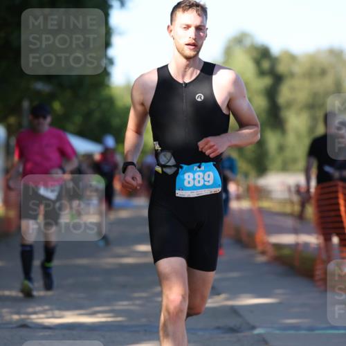 07.09.2025 - 19. Norderstedt Triathlon Michael Strokosch http://msf.ph/oto/8813440 07.09.2025 16:24:01 Laufen 889, 945, 950, 1085, 1551, 1574, 1601 meine-sportfotos.de