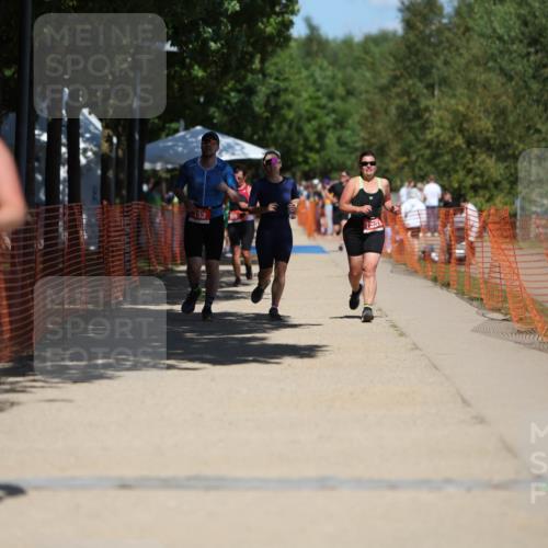 07.09.2025 - 19. Norderstedt Triathlon Michael Strokosch http://msf.ph/oto/8813522 07.09.2025 13:32:07 Laufen 153, 1353, 1477 meine-sportfotos.de