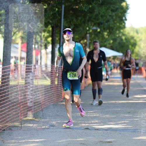 07.09.2025 - 19. Norderstedt Triathlon Michael Strokosch http://msf.ph/oto/8813528 07.09.2025 16:24:26 Laufen 483, 528, 936, 1512, 1522, 1628 meine-sportfotos.de