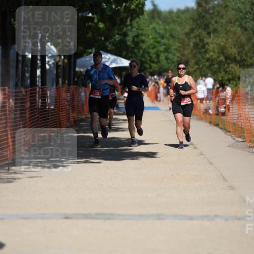 07.09.2025 - 19. Norderstedt Triathlon Michael Strokosch http://msf.ph/oto/8813540 07.09.2025 13:32:08 Laufen 153, 1292, 1353, 1477 meine-sportfotos.de