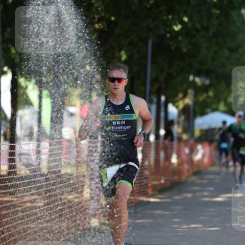 07.09.2025 - 19. Norderstedt Triathlon Michael Strokosch http://msf.ph/oto/8813591 07.09.2025 15:28:15 Laufen 1034 meine-sportfotos.de