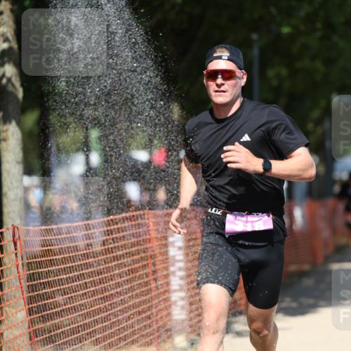 07.09.2025 - 19. Norderstedt Triathlon Michael Strokosch http://msf.ph/oto/8813646 07.09.2025 13:32:24 Laufen 318, 328 meine-sportfotos.de