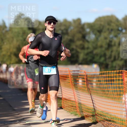 07.09.2025 - 19. Norderstedt Triathlon Michael Strokosch http://msf.ph/oto/8813682 07.09.2025 15:28:26 Laufen 879, 977, 1034, 1465 meine-sportfotos.de