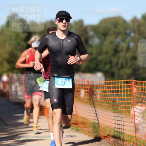 07.09.2025 - 19. Norderstedt Triathlon Michael Strokosch http://msf.ph/oto/8813692 07.09.2025 15:28:26 Laufen 879, 977, 1034, 1465 meine-sportfotos.de