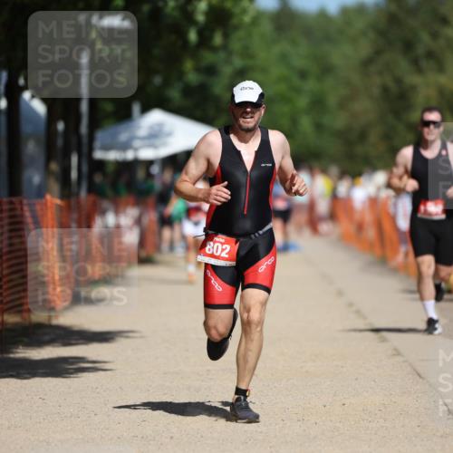 07.09.2025 - 19. Norderstedt Triathlon Michael Strokosch http://msf.ph/oto/8813734 07.09.2025 12:52:44 Laufen 802, 1359 meine-sportfotos.de