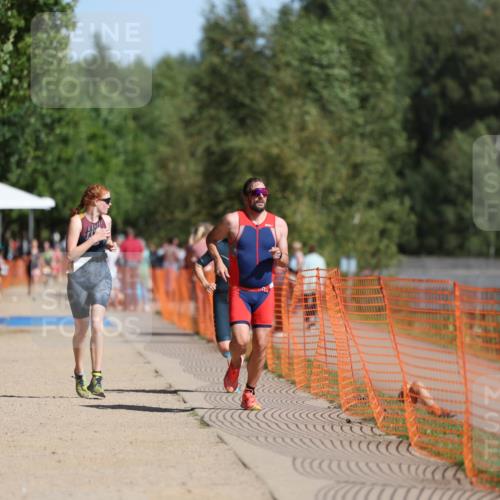 07.09.2025 - 19. Norderstedt Triathlon Michael Strokosch http://msf.ph/oto/8813745 07.09.2025 11:43:14 Laufen 238, 1182, 1227 meine-sportfotos.de