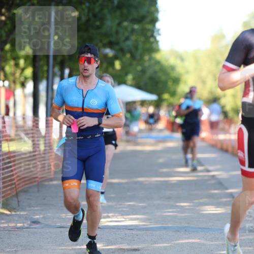 07.09.2025 - 19. Norderstedt Triathlon Michael Strokosch http://msf.ph/oto/8813808 07.09.2025 16:25:34 Laufen 425, 529, 938, 1083, 1104, 1579, 1607 meine-sportfotos.de