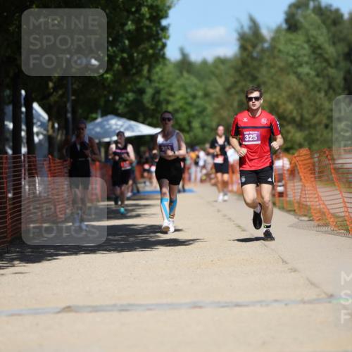 07.09.2025 - 19. Norderstedt Triathlon Michael Strokosch http://msf.ph/oto/8813842 07.09.2025 13:33:05 Laufen 157, 325, 353, 752, 1221 meine-sportfotos.de