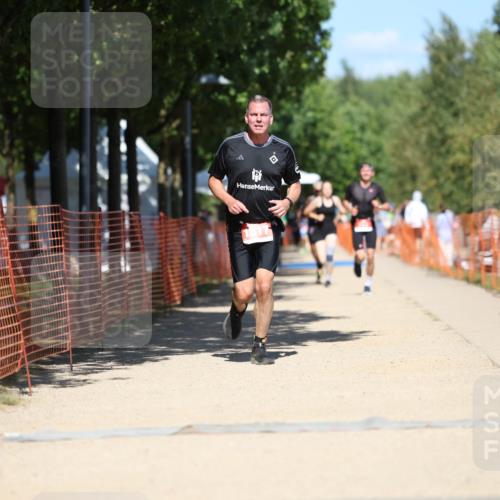 07.09.2025 - 19. Norderstedt Triathlon Michael Strokosch http://msf.ph/oto/8813969 07.09.2025 13:33:24 Laufen 1317 meine-sportfotos.de