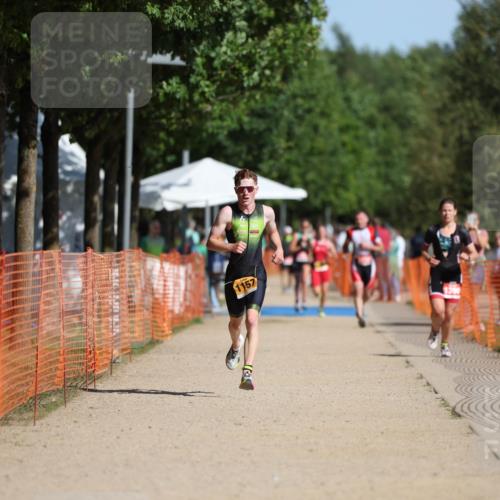 07.09.2025 - 19. Norderstedt Triathlon Michael Strokosch http://msf.ph/oto/8813973 07.09.2025 11:43:36 Laufen 1157 meine-sportfotos.de