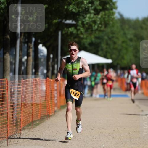 07.09.2025 - 19. Norderstedt Triathlon Michael Strokosch http://msf.ph/oto/8814015 07.09.2025 11:43:38 Laufen 1157, 1390 meine-sportfotos.de