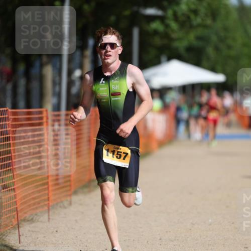 07.09.2025 - 19. Norderstedt Triathlon Michael Strokosch http://msf.ph/oto/8814061 07.09.2025 11:43:39 Laufen 1157, 1390 meine-sportfotos.de
