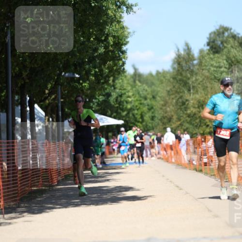 07.09.2025 - 19. Norderstedt Triathlon Michael Strokosch http://msf.ph/oto/8814108 07.09.2025 13:33:43 Laufen 275, 707, 1352 meine-sportfotos.de
