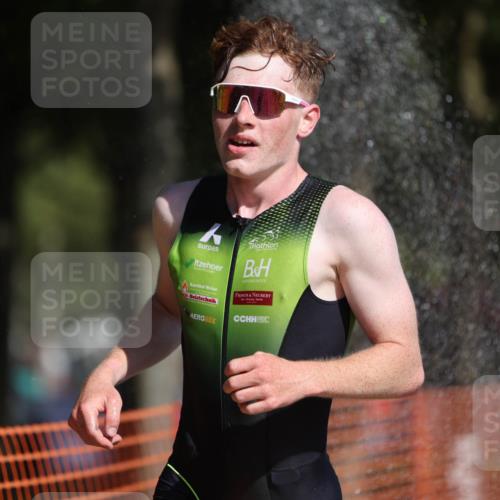 07.09.2025 - 19. Norderstedt Triathlon Michael Strokosch http://msf.ph/oto/8814120 07.09.2025 11:43:41 Laufen 1157, 1390 meine-sportfotos.de