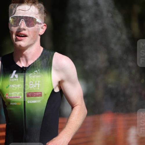 07.09.2025 - 19. Norderstedt Triathlon Michael Strokosch http://msf.ph/oto/8814127 07.09.2025 11:43:41 Laufen 1157, 1390 meine-sportfotos.de