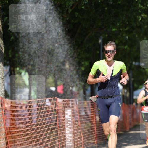 07.09.2025 - 19. Norderstedt Triathlon Michael Strokosch http://msf.ph/oto/8814139 07.09.2025 13:33:46 Laufen 275, 707, 1352 meine-sportfotos.de