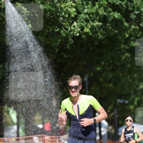 07.09.2025 - 19. Norderstedt Triathlon Michael Strokosch http://msf.ph/oto/8814149 07.09.2025 13:33:47 Laufen 275, 707, 1352 meine-sportfotos.de