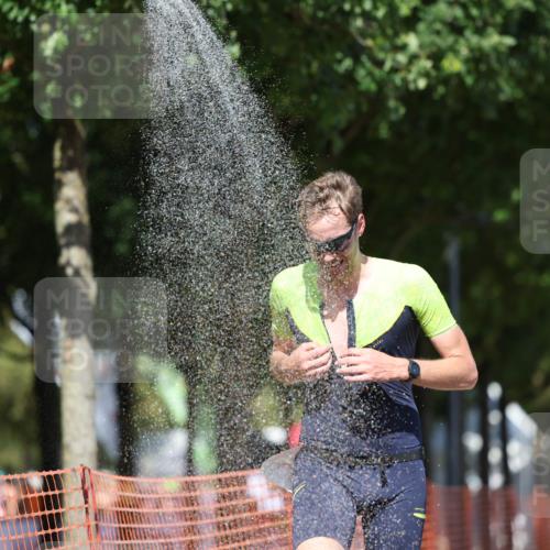 07.09.2025 - 19. Norderstedt Triathlon Michael Strokosch http://msf.ph/oto/8814160 07.09.2025 13:33:47 Laufen 275, 707, 1352 meine-sportfotos.de