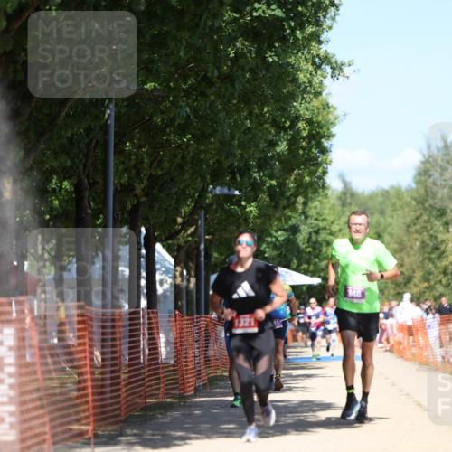 07.09.2025 - 19. Norderstedt Triathlon Michael Strokosch http://msf.ph/oto/8814241 07.09.2025 13:33:57 Laufen 348, 750, 1321 meine-sportfotos.de