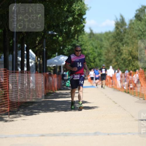 07.09.2025 - 19. Norderstedt Triathlon Michael Strokosch http://msf.ph/oto/8814320 07.09.2025 13:34:15 Laufen 322, 343 meine-sportfotos.de