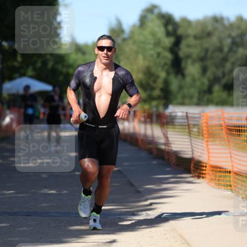 07.09.2025 - 19. Norderstedt Triathlon Michael Strokosch http://msf.ph/oto/8814339 07.09.2025 15:29:50 Laufen 911, 1414 meine-sportfotos.de