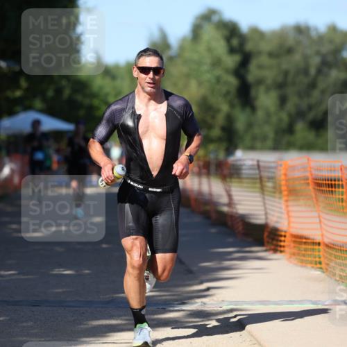 07.09.2025 - 19. Norderstedt Triathlon Michael Strokosch http://msf.ph/oto/8814342 07.09.2025 15:29:50 Laufen 911, 1414 meine-sportfotos.de