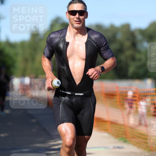 07.09.2025 - 19. Norderstedt Triathlon Michael Strokosch http://msf.ph/oto/8814369 07.09.2025 15:29:51 Laufen 398, 911, 1414 meine-sportfotos.de